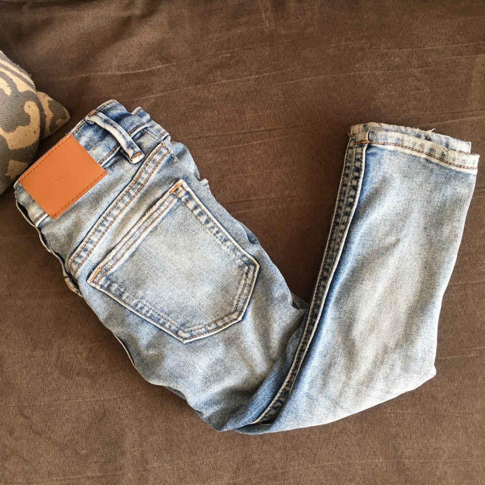 Kid H&M distressed skinny jeans